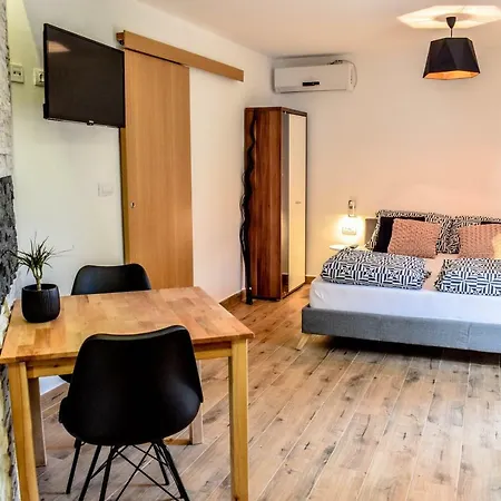 Olive Garden Apartment Molunat Extérieur photo